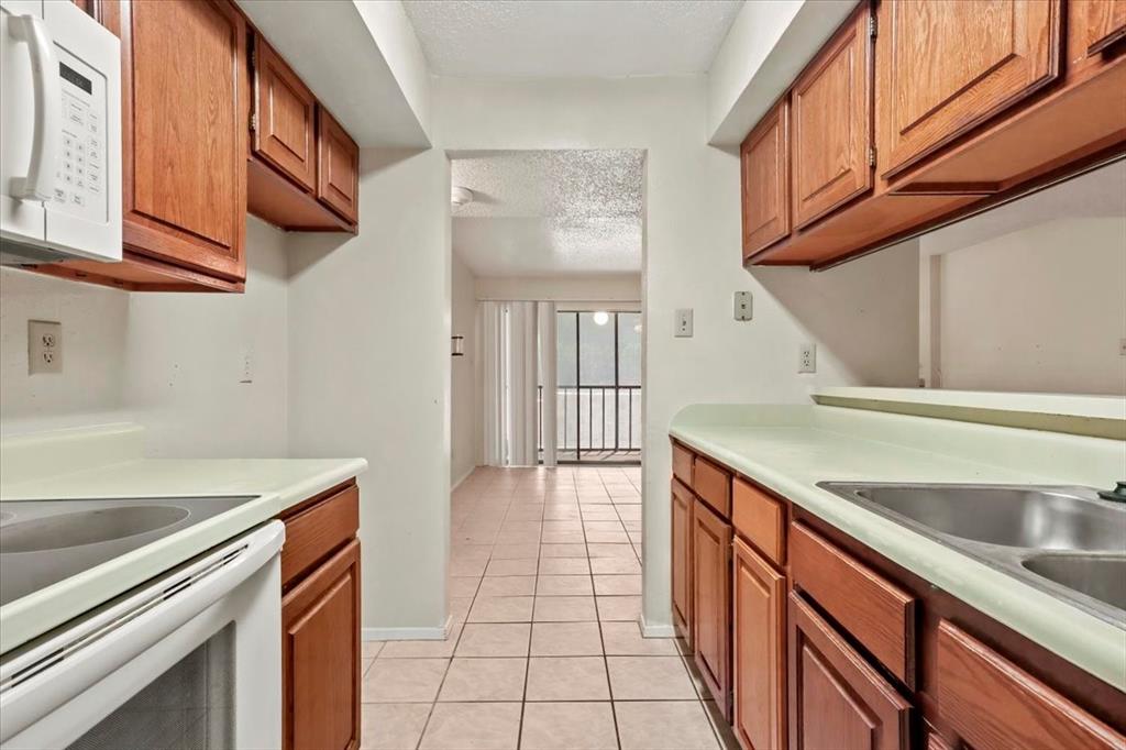 Cambridge Condos Ph 01 03 - Residential