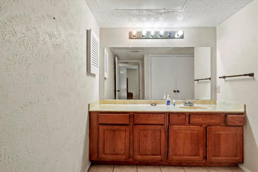 Cambridge Condos Ph 01 03 - Residential