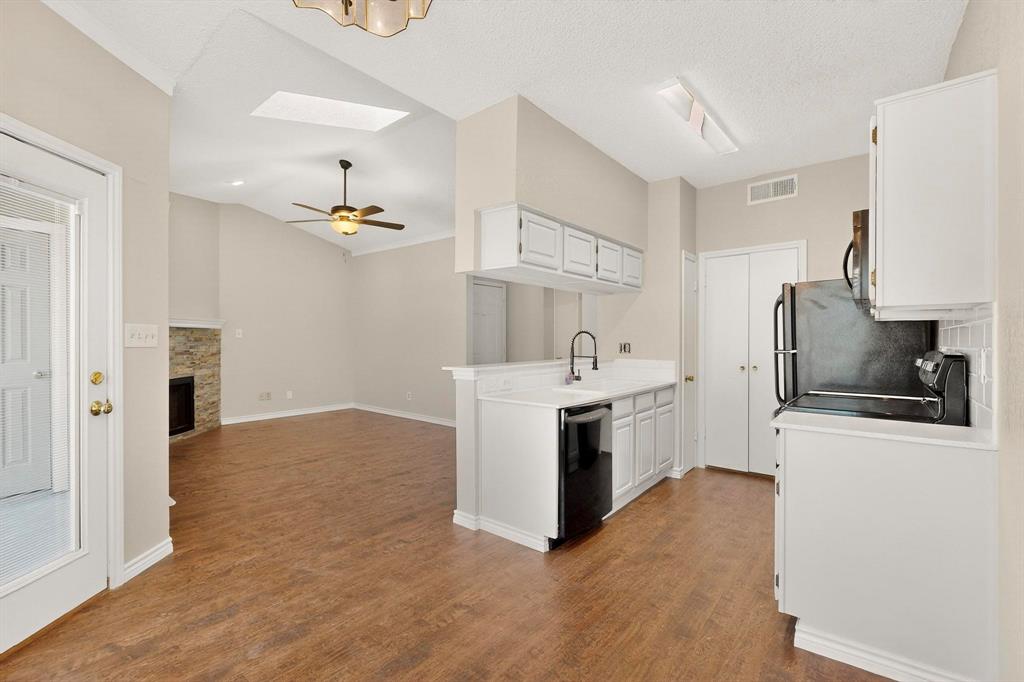 Oaks Of Lakewood Condo - Residential