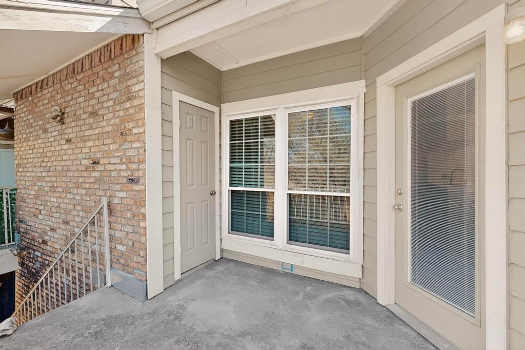 Oaks Of Lakewood Condo - Residential