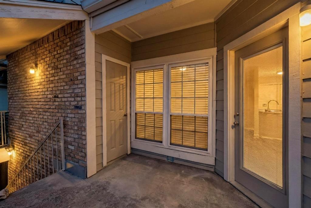 Oaks Of Lakewood Condo - Residential