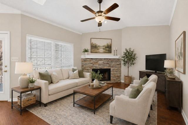 Oaks Of Lakewood Condo - Residential