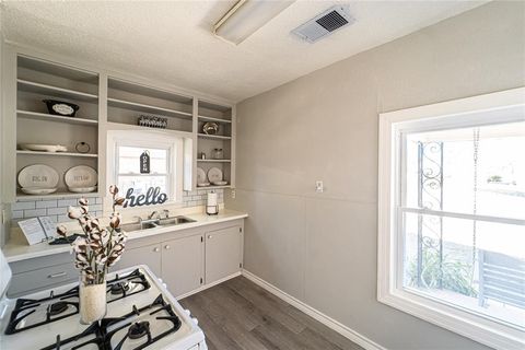 Tiny photo for 1225 Anson Avenue, Abilene, TX 79601 (MLS # 21100025)