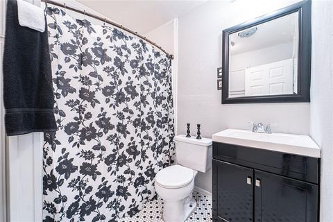 Tiny photo for 1225 Anson Avenue, Abilene, TX 79601 (MLS # 21100025)