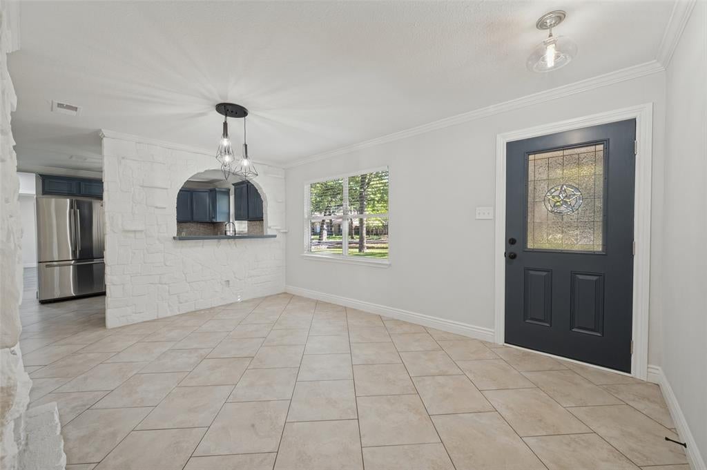 521 Greenbriar Lane