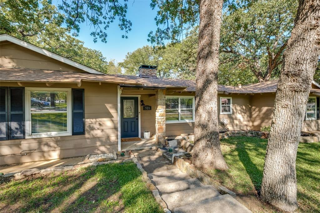 521 Greenbriar Lane