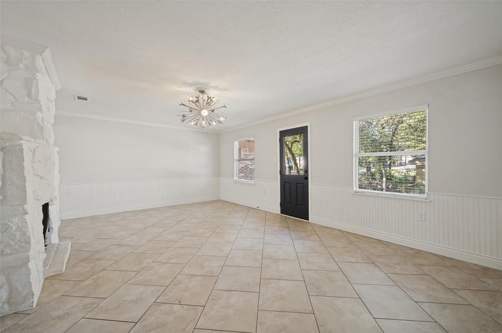 521 Greenbriar Lane
