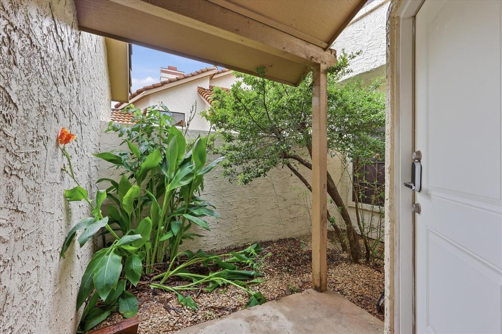 607 Mission Circle