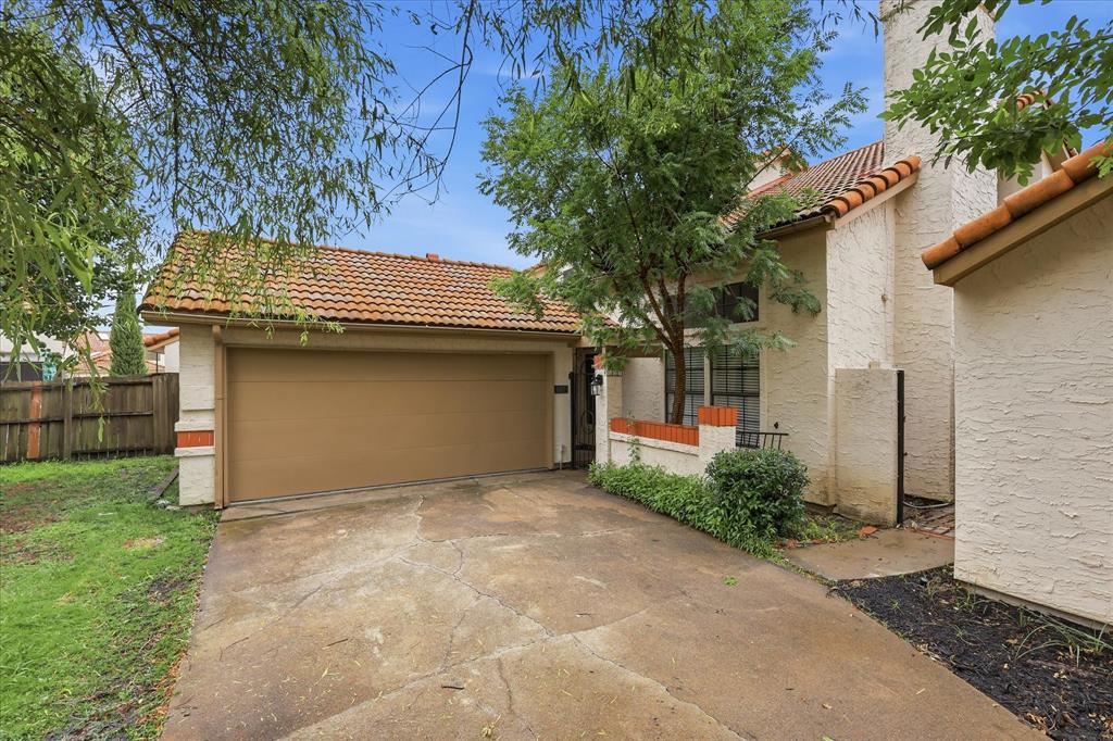 607 Mission Circle