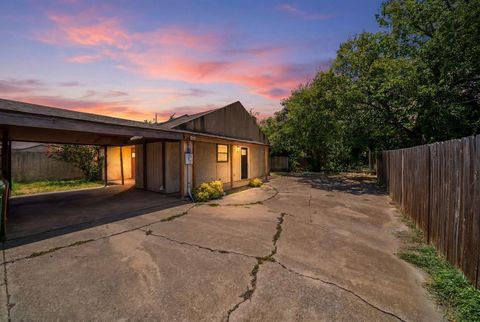 Photo of 420 S Las Vegas Trail, White Settlement, TX 76108 (MLS # 21328930)