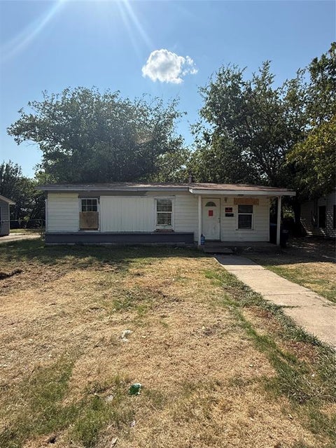 Photo of 4013 Zwolle Street, Fort Worth, TX 76106 (MLS # 21362600)