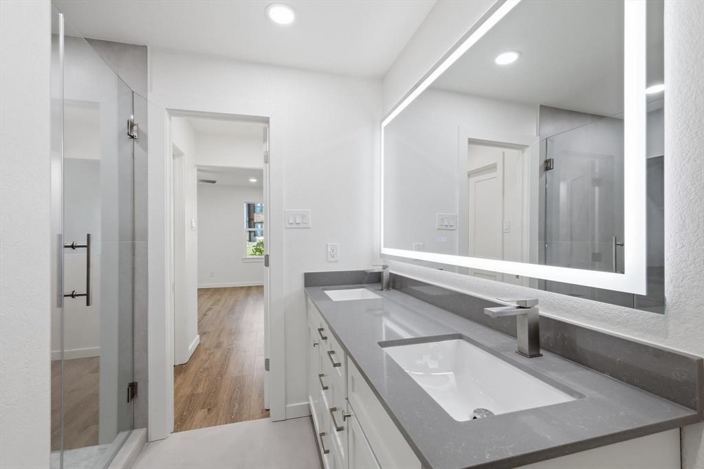 University Place Condo - Residential