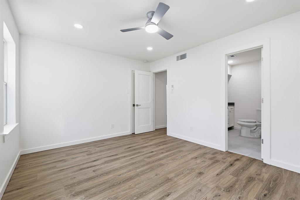 University Place Condo - Residential