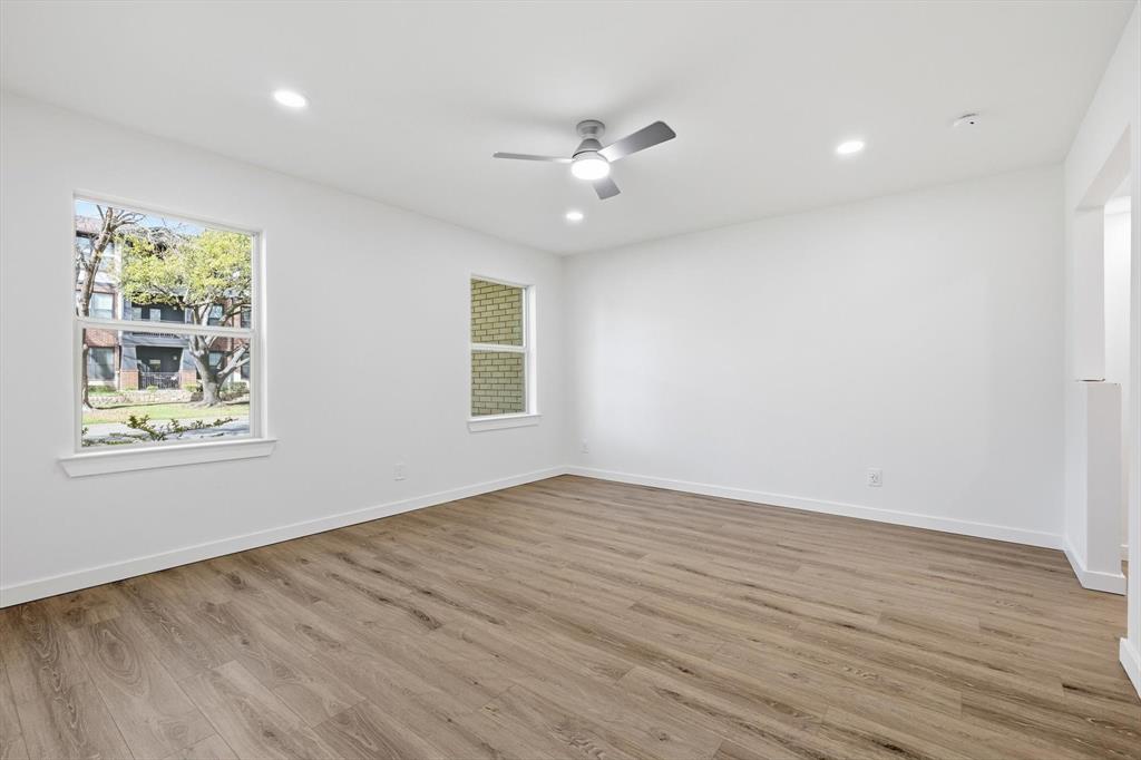 University Place Condo - Residential