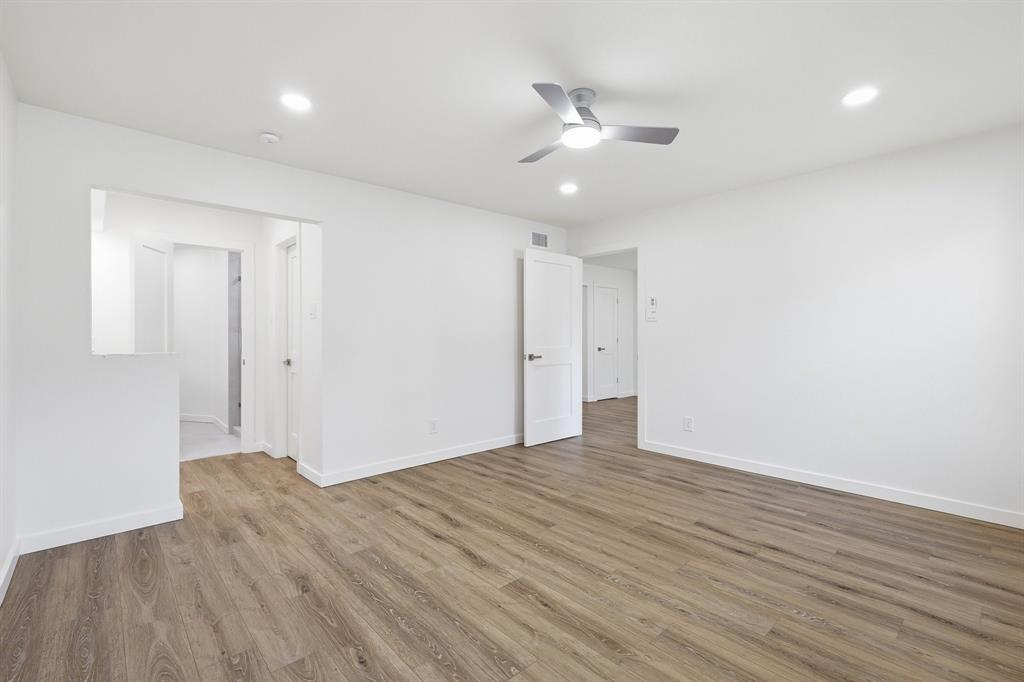 University Place Condo - Residential