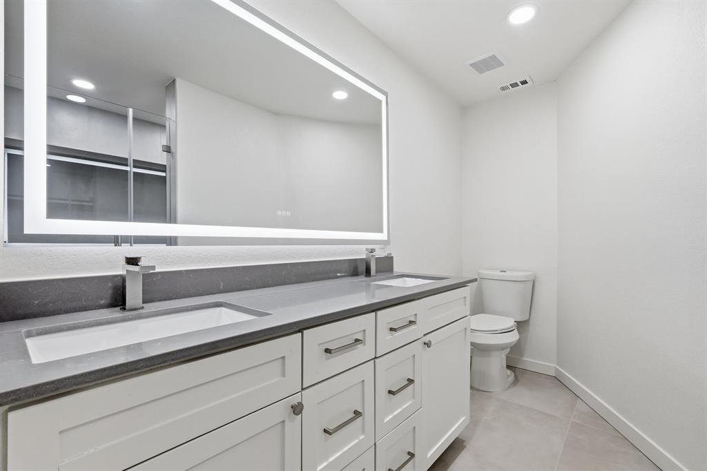 University Place Condo - Residential