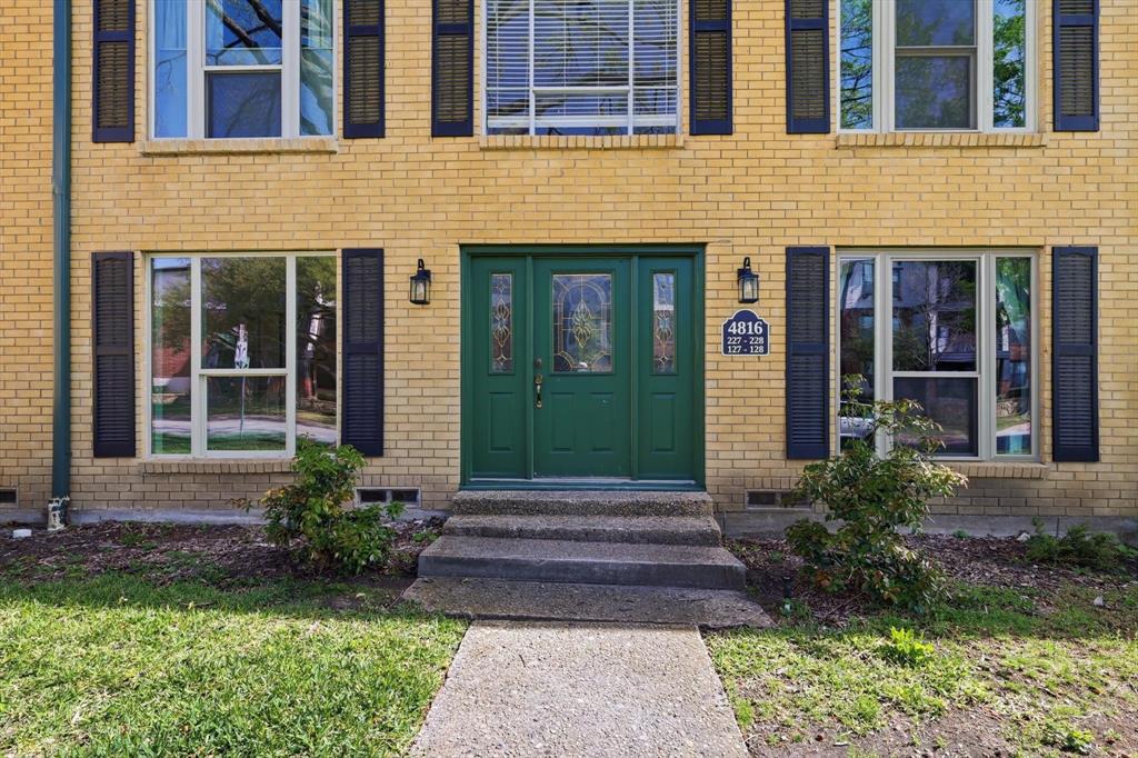 University Place Condo - Residential