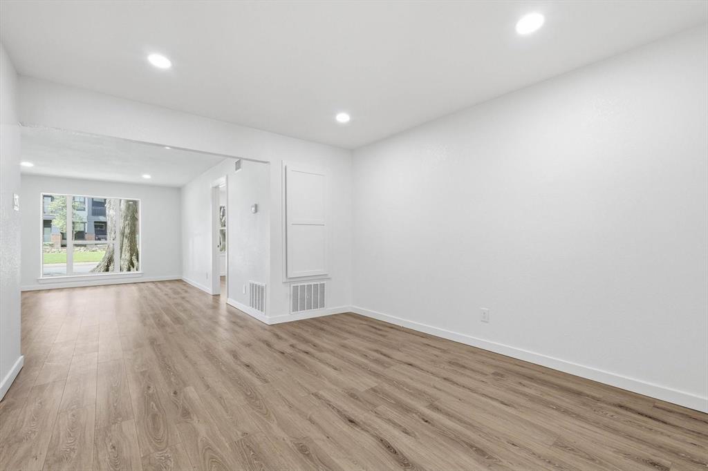 University Place Condo - Residential