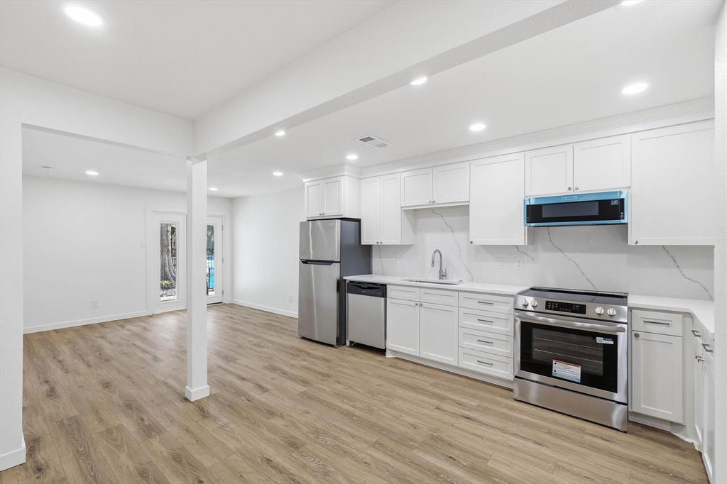 University Place Condo - Residential