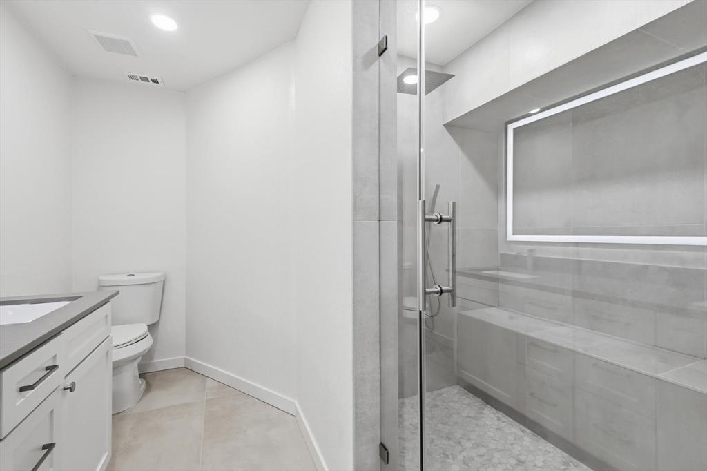 University Place Condo - Residential