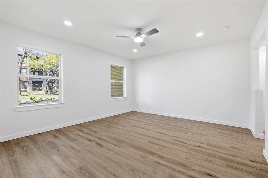 University Place Condo - Residential