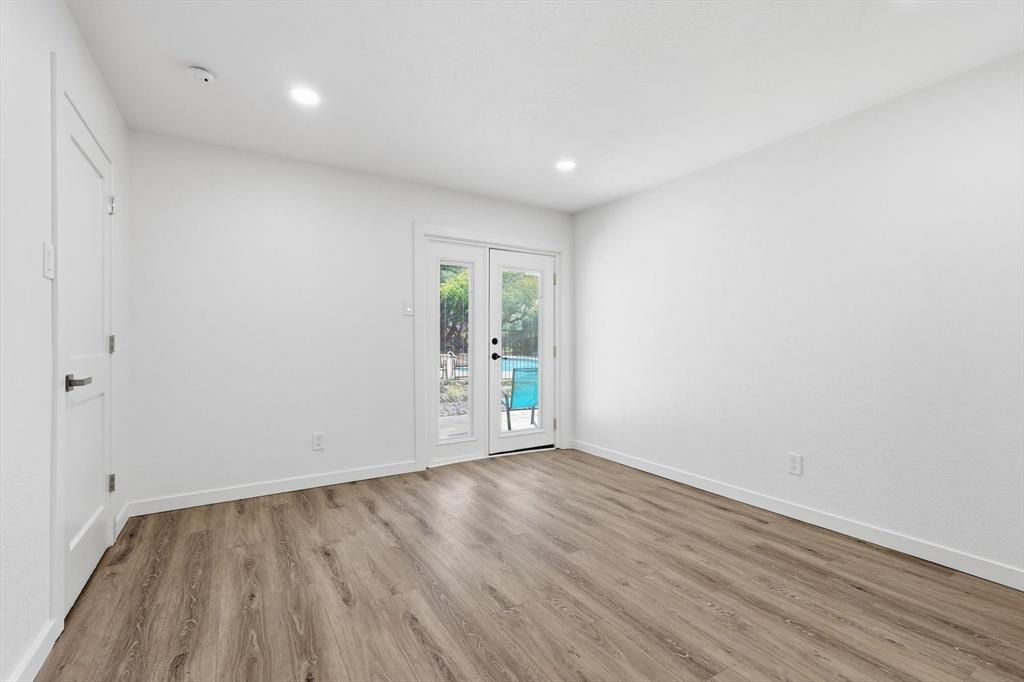 University Place Condo - Residential