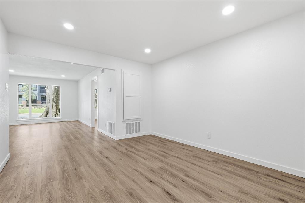 University Place Condo - Residential