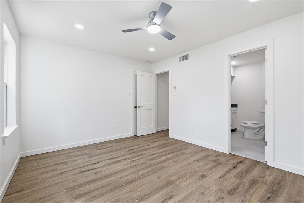 University Place Condo - Residential