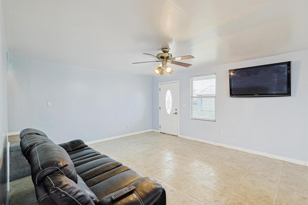1543 W Lone Oak Road