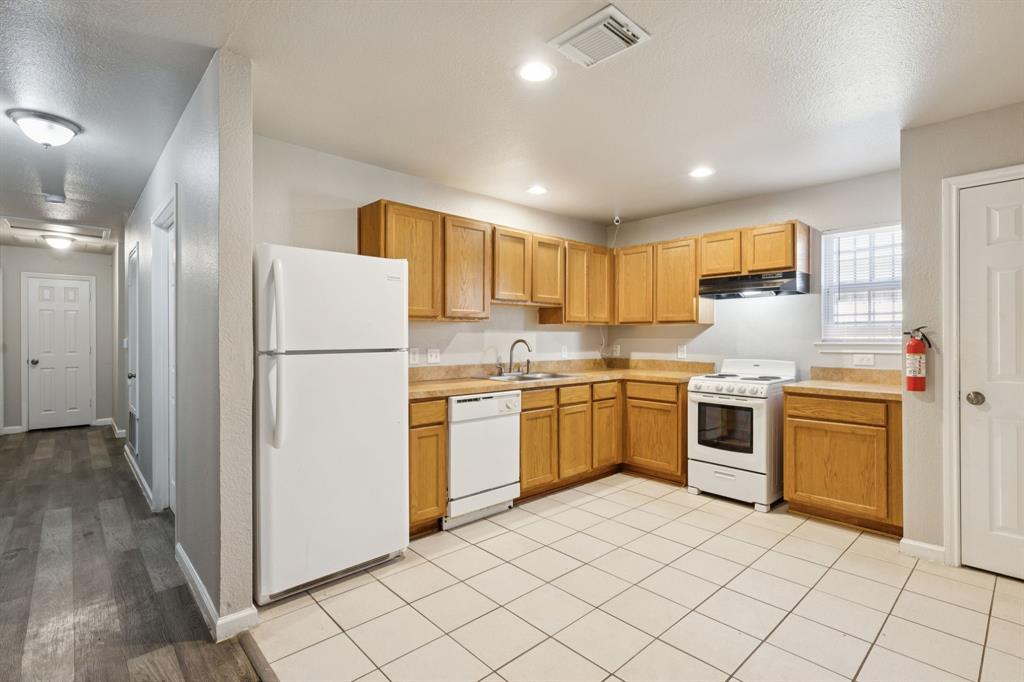 ROCHESTER PARK - Residential