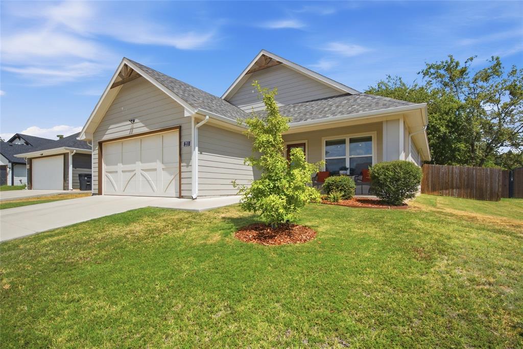 211 Clover Circle