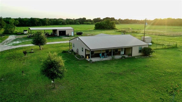 1347 LCR 152, MOUNT CALM, TX 76673 - Image 5658dbd799efe3a62e04e8d76736a59a/2028507149