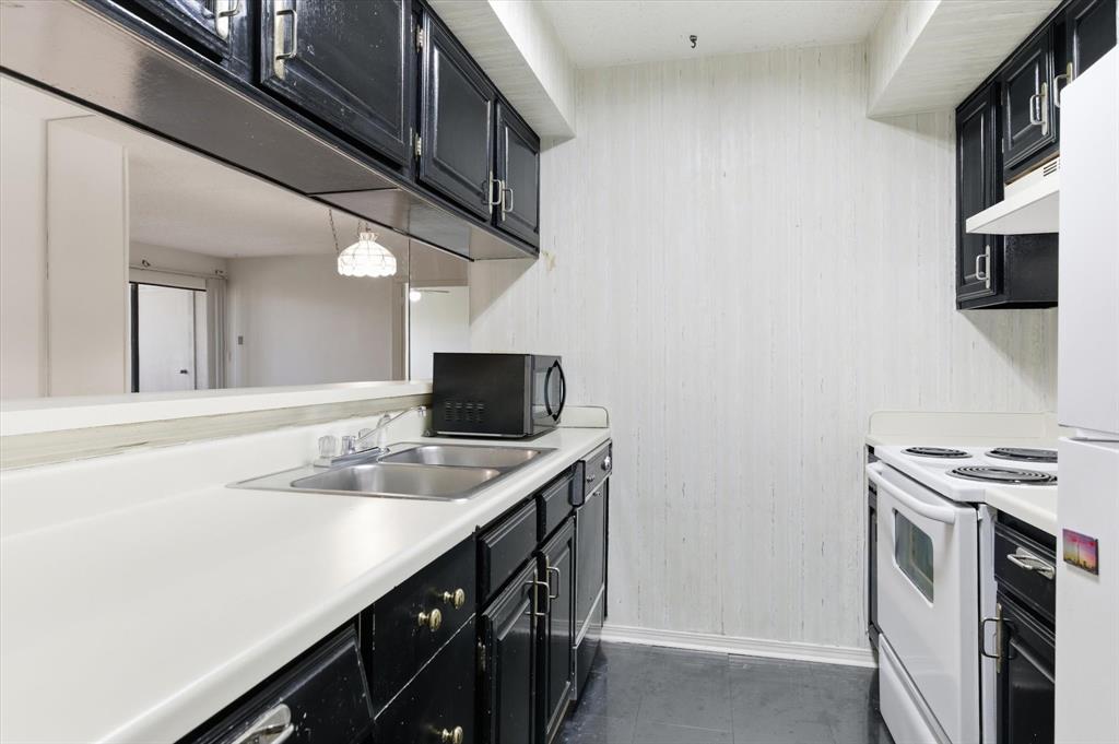 Cambridge Condos Ph 01 03 - Residential