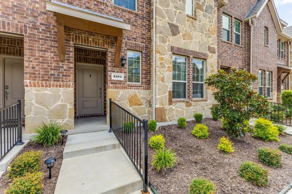2104 Steer Creek Place