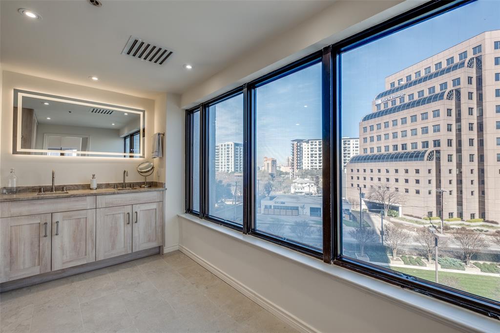 La Tour Condo - Residential