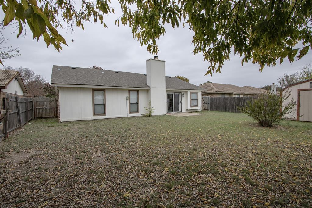 7208 Ridge Road W