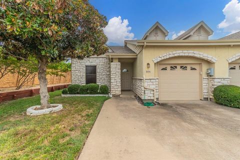 804 Beechcraft Avenue Grand Prairie TX 75051