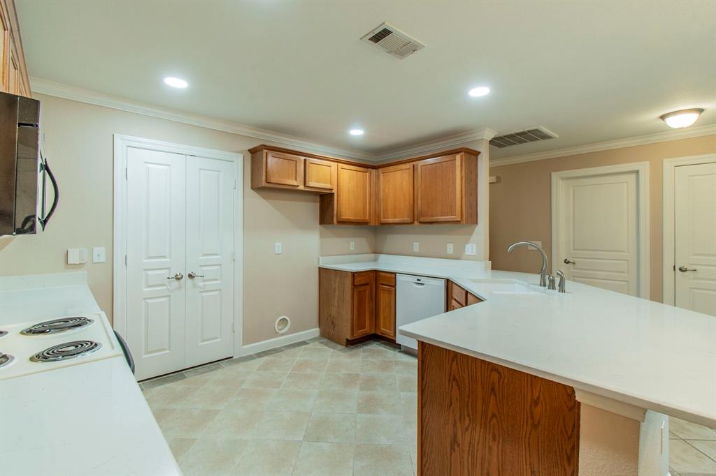 804 Beechcraft Avenue