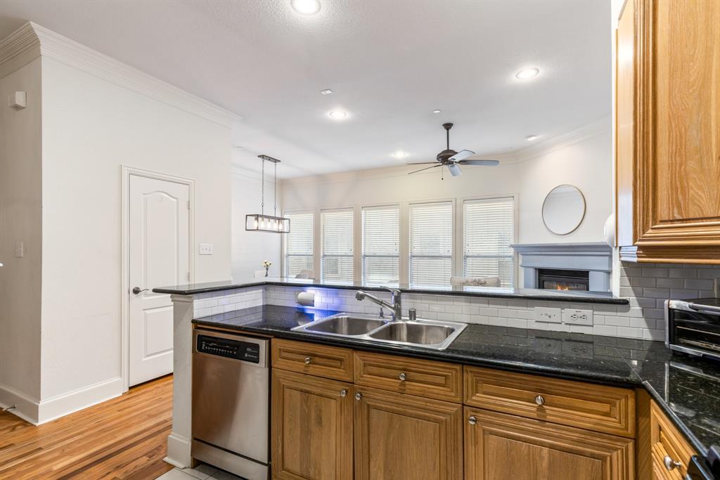 Georgetown Court Twnhms Condos - Residential Lease