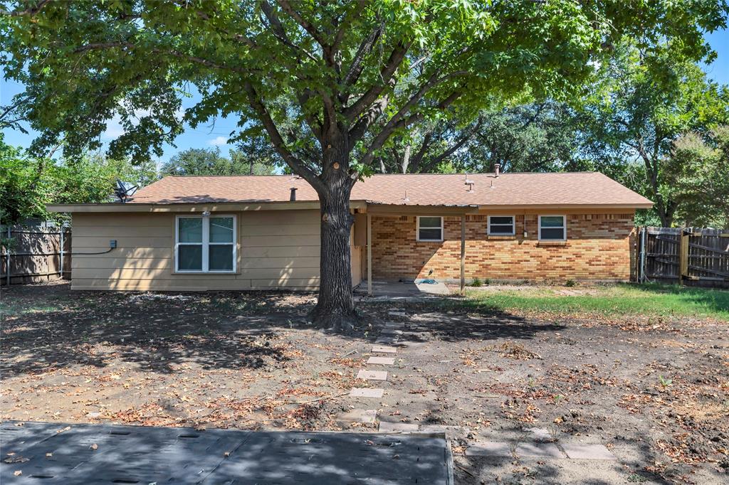 Burleson, Texas 76028, United States, 4 Bedrooms Bedrooms, ,2 BathroomsBathrooms,Residential,Active,221524