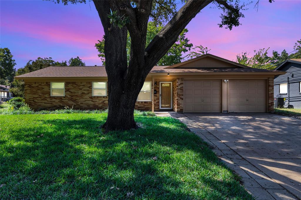 Burleson, Texas 76028, United States, 4 Bedrooms Bedrooms, ,2 BathroomsBathrooms,Residential,Active,221524