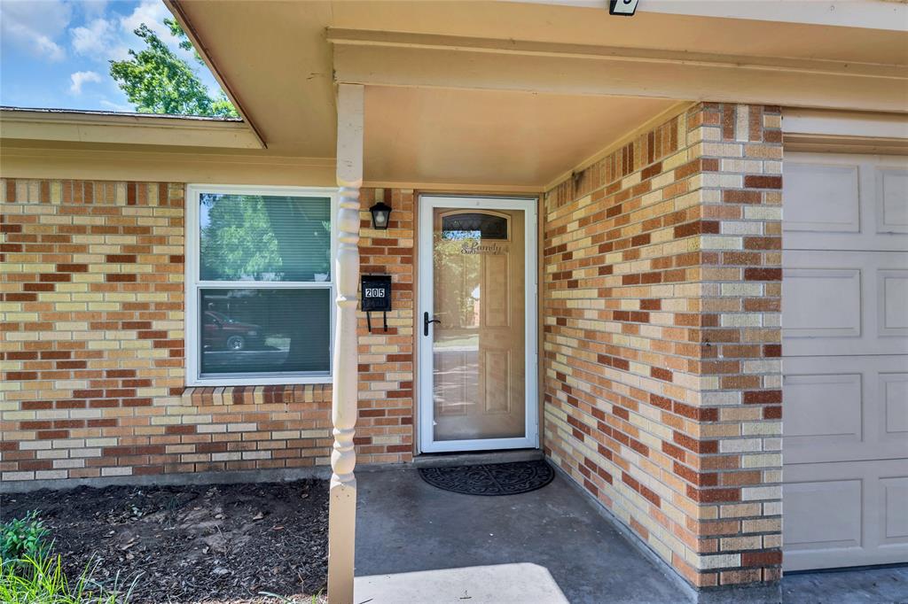 Burleson, Texas 76028, United States, 4 Bedrooms Bedrooms, ,2 BathroomsBathrooms,Residential,Active,221524