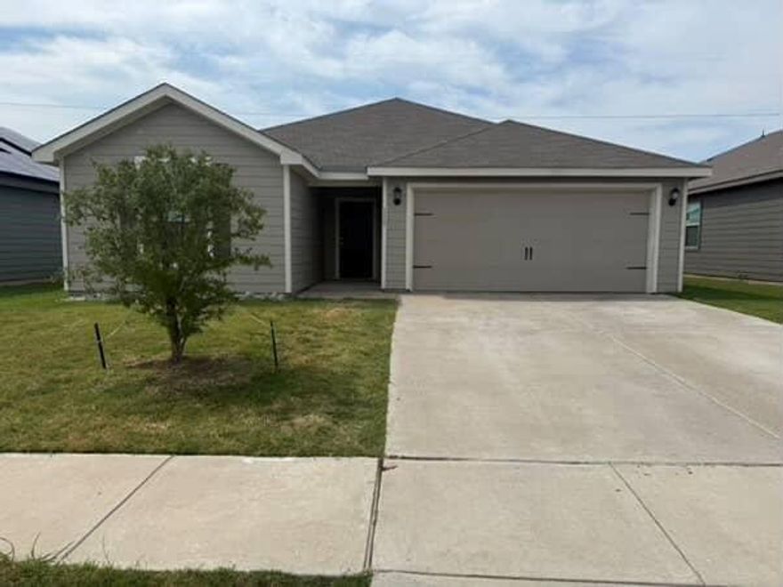 This beautifully maintained home offers modern comfort with low-maintenance and a smart layout perfect for first-time buyers or those looking to downsize. Three bedrooms and bonus office-study that could be another bedroom. Private master suite with walk in closest. Located in a fast-growing neighborhood, you'll enjoy access to walking trails, a community pool, and a playground and much more which is perfect for staying active and connected.
Nestled just off Hwy 67, this home is minutes from exciting new shopping, dining, and entertainment developments. Enjoy the convenience of city living with a small-town feel, all within the highly regarded Midlothian ISD.
Don't miss this great opportunity to own a move-in-ready home in one of the area's most up-and-coming communities!