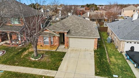 1052 Cottonbelt Drive Saginaw TX 76131