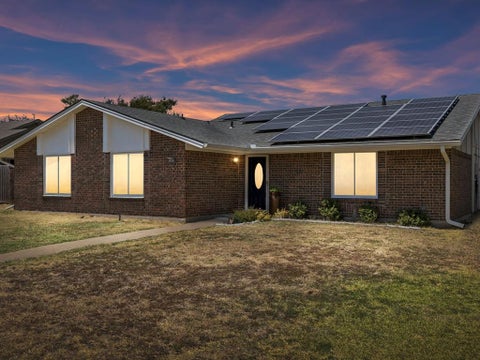 Photo of 1809 Windsong Trail, Richardson, TX 75081 (MLS # 21367195)