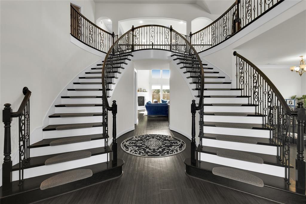 2000 Hopewell Drive