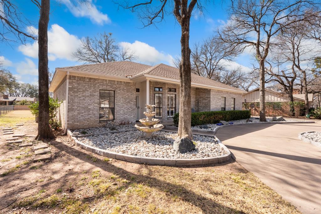 6305 Navaho Trail