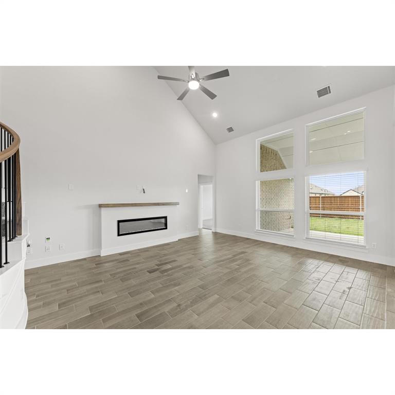 Las Lomas - Residential