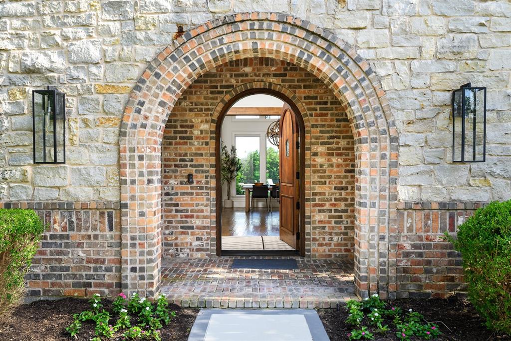 2800 Silverglade Court