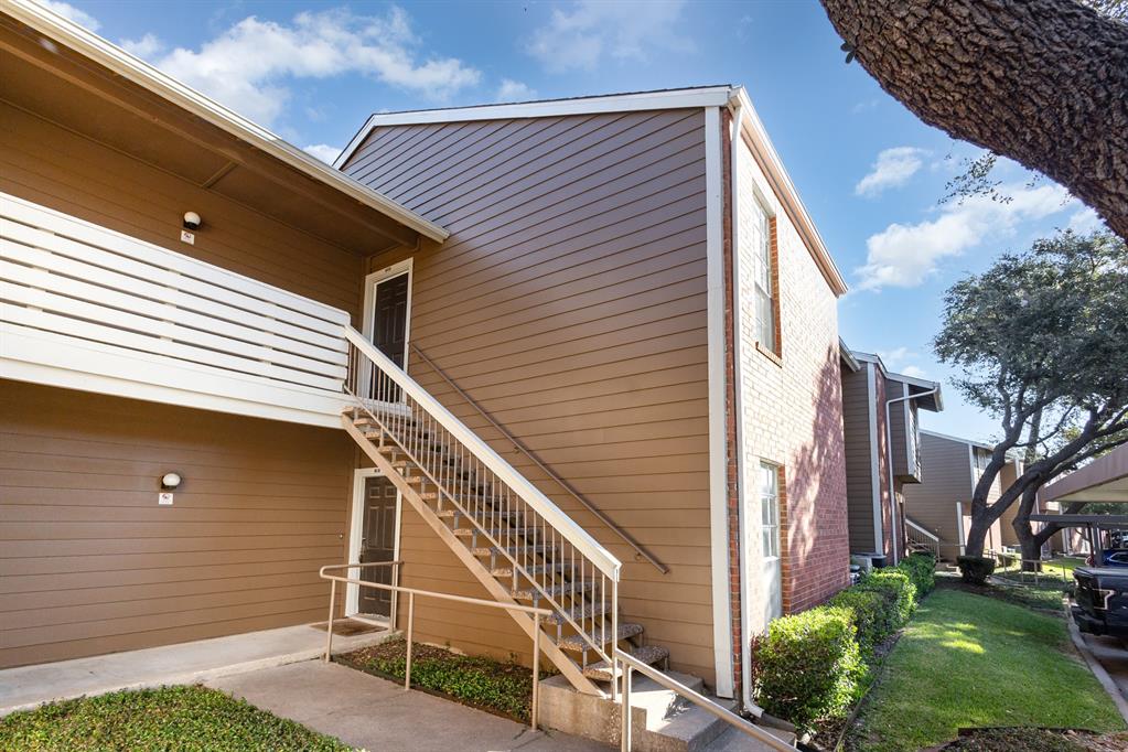 Meadows Condo - Residential